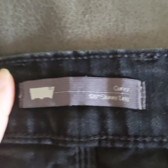 Levi's Jeans - Picture 5 of 8